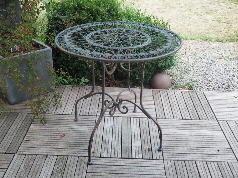 table de jardin fer