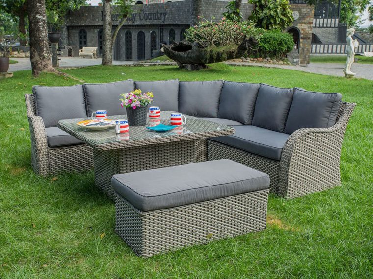 salon jardin avec table haute