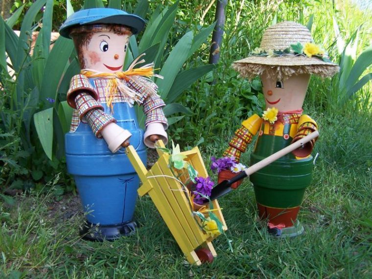 personnage en terre cuite pour jardin