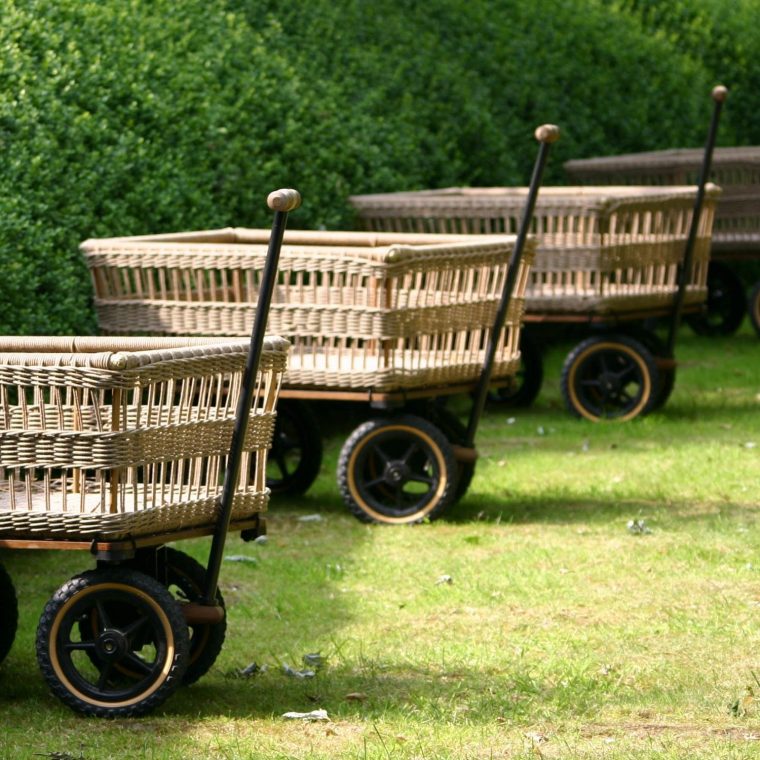 chariot de jardin en bois