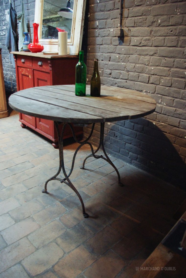 table de jardin ancienne