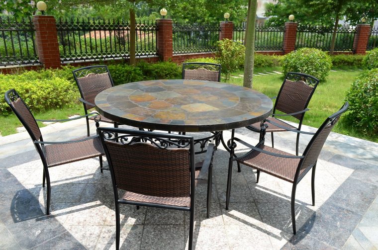 table de jardin ronde mosaique