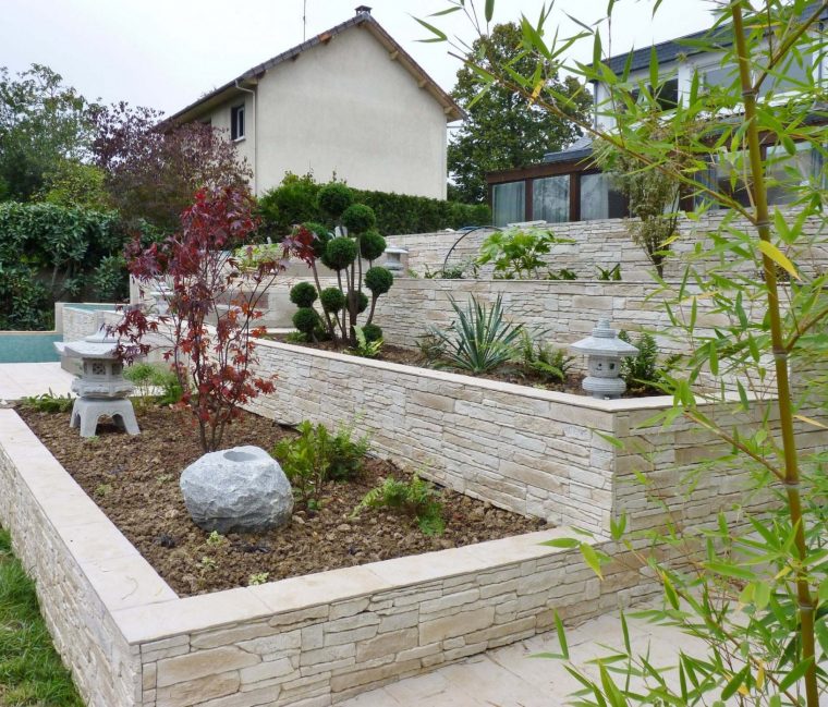 decoration de jardin en pierre