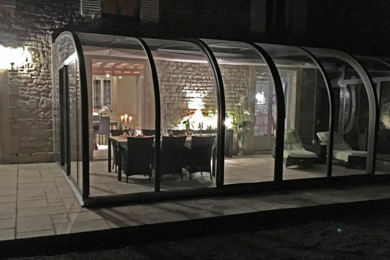 Abri De Terrasse Abri De Terrasse Modèle Saphir Au Galbe Arrondi La solar