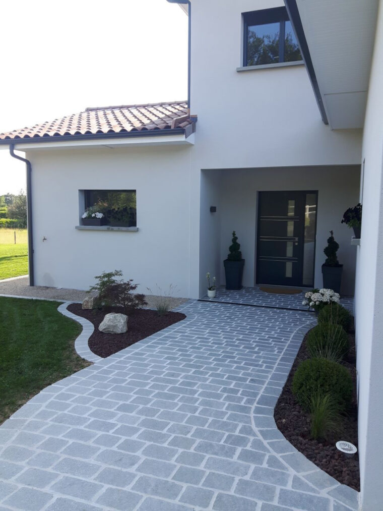 Amenagement Entree Exterieure [végétaux Plantation Haies][ain 1 ] Exterieurs