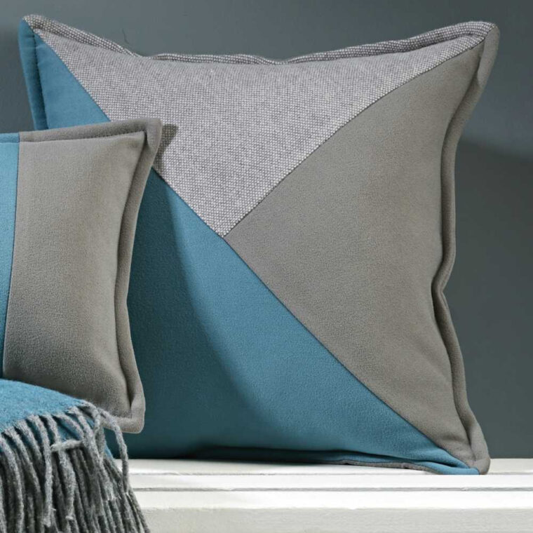 Coussin Bleu Turquoise Coussin Prestige Avec Nuances De Bleu Turquoise Et De Gris Coussin Bleu Turquoise Coussin Prestige Avec Nuances De Bleu Turquoise Et De Gris