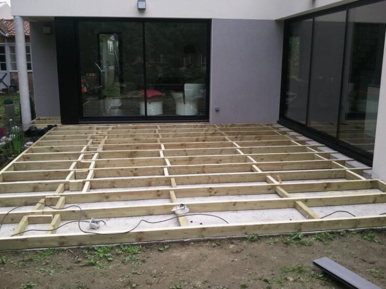 Dalle De Terrasse Bois Terrasse Bois Posite Sur Dalle Beton Dalle De Terrasse Bois Terrasse Bois Posite Sur Dalle Beton