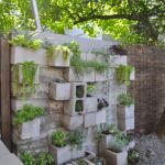 Idee Deco Jardin Déco Mur Jardin Avec Jardiniere En Parpaing