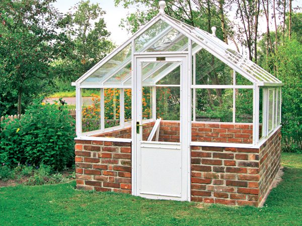 poser une serre de jardin