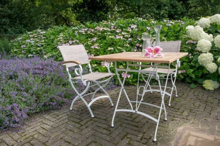 Table Jardin CarrÃ©e Table De Jardin Carré En Fer forgé Blanc Et Pliable Lindau