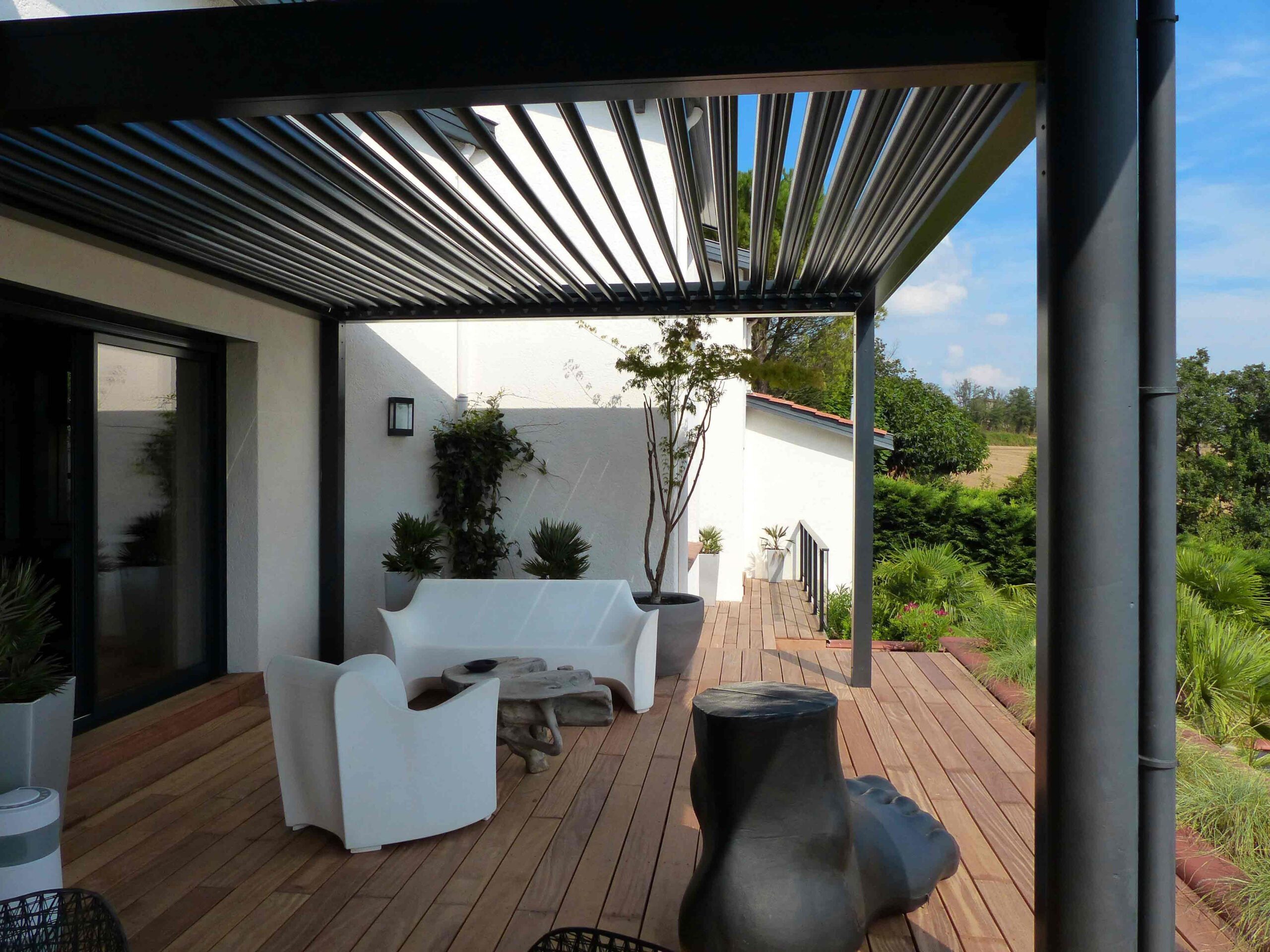 Terrasse Avec Pergola Grâce à son Design Contemporain La Pergola Bioclimatique