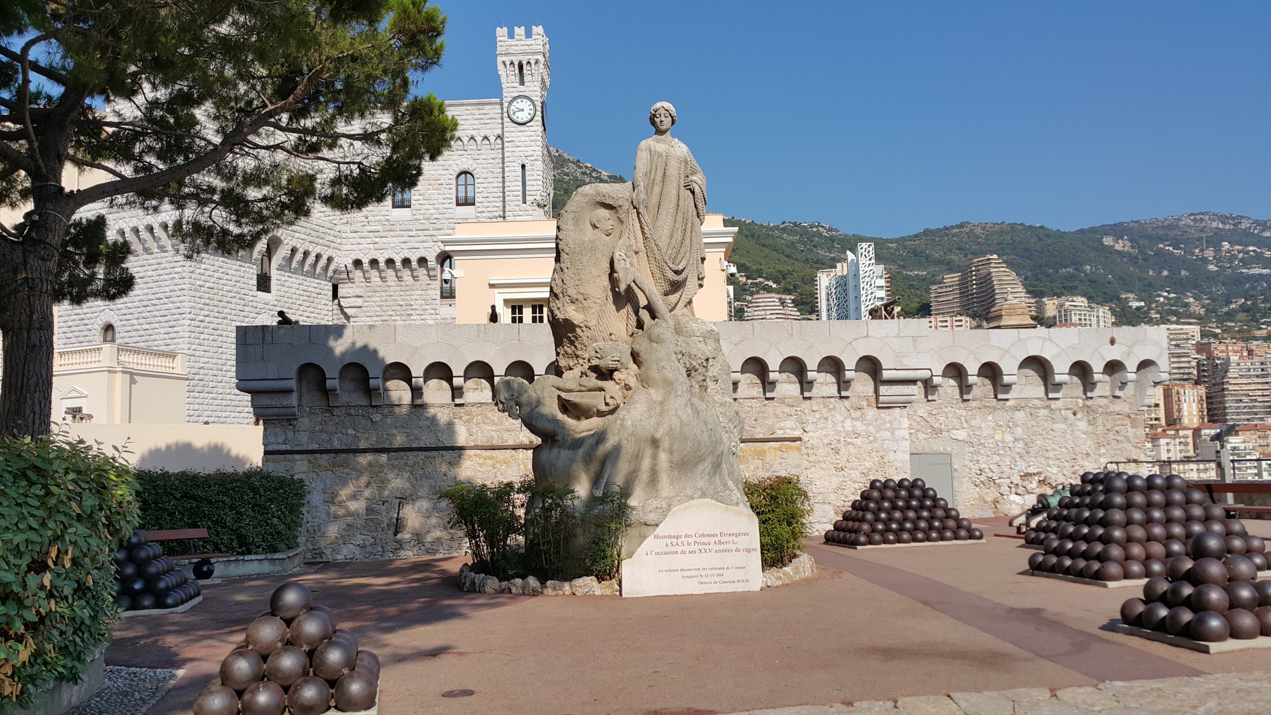 Monako Gezi Rehberi; Şu Kadarcık Ülke Yapmışlar | encequiconcerne Statues De Jardin Occasion