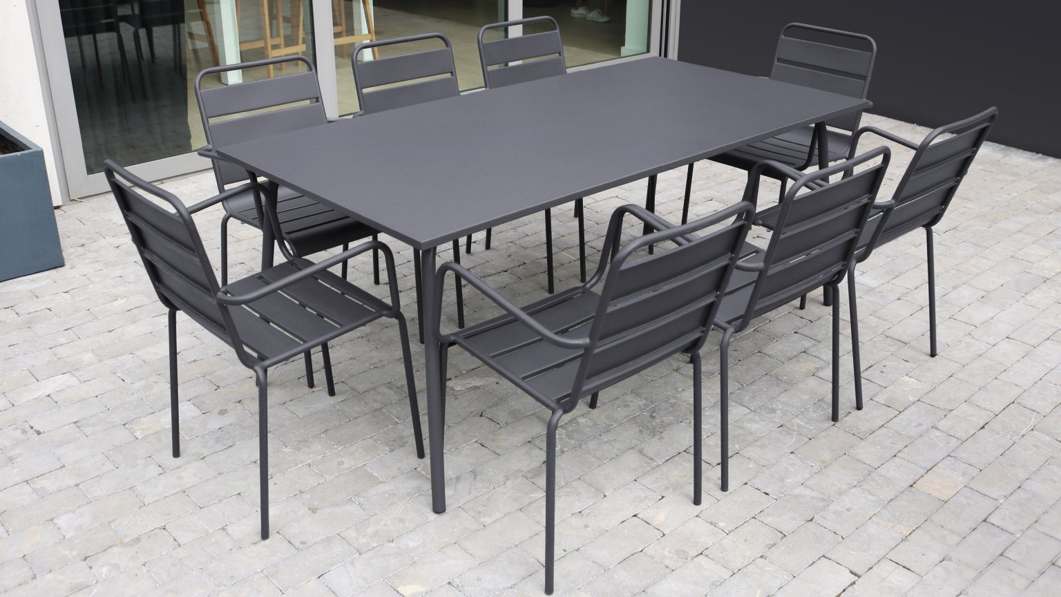 Table De Jardin Et 8 Fauteuils En Métal Gris En 2020 intérieur