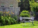 Une Clôture Pvc En Kit Pour Votre Jardin tout Clotures De Jardin