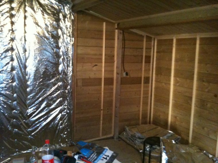 isolation toit cabane de jardin