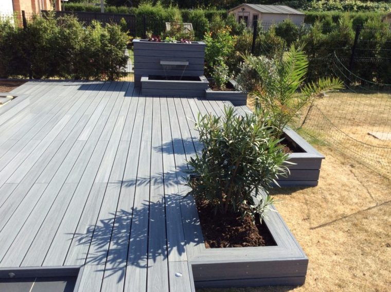 jardiniere en bois terrasse