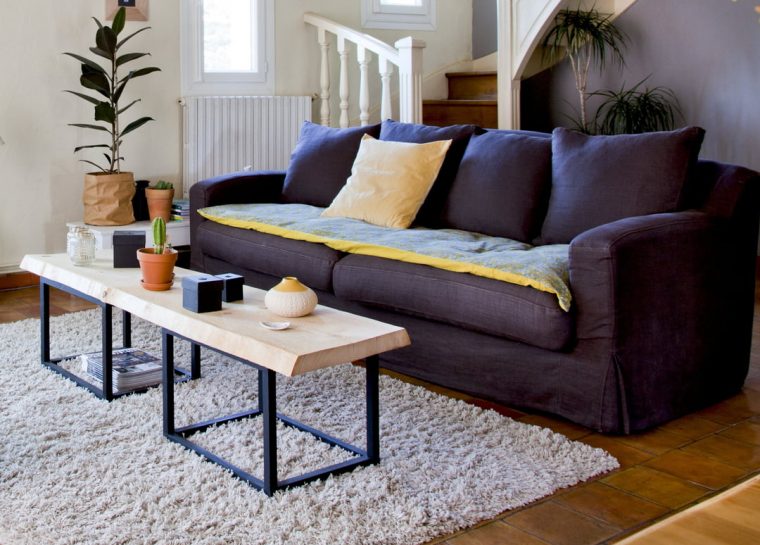 16 Idées Chic Et Pas Chères Pour Relooker Son Canapé Et Le ... destiné Tissu Pour Recouvrir Le Canap 16 Idées Chic Et Pas Chères Pour Relooker Son Canapé Et Le ... destiné Tissu Pour Recouvrir Le Canap