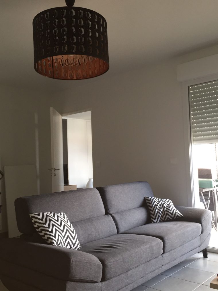 Abat-Jour Nymö D'ikea + Canapé 3 Places Mathis De But. Idée ... intérieur Canapé Mathis 3 Places
