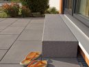 Blockstufe Aus Beton Auf Moderner Terrasse | Garten Stufen ... pour Idee Terrasse Beton