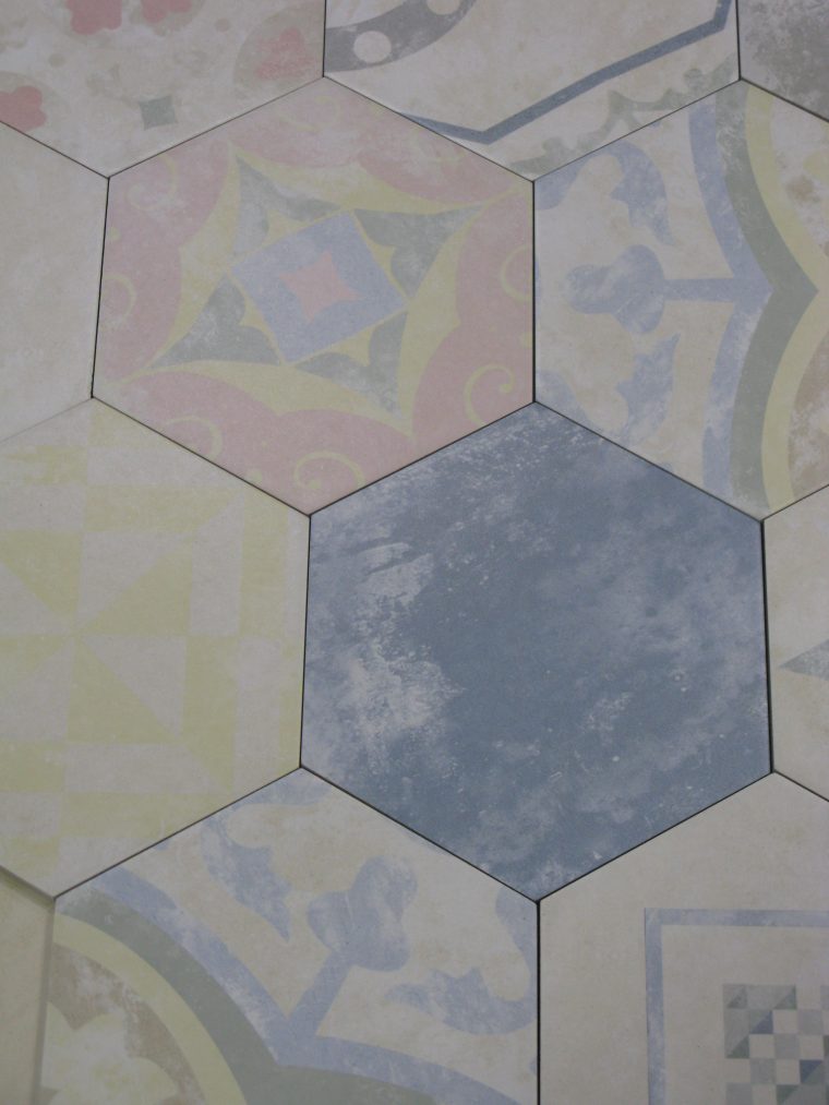 Carrelage Annees 50 | Venus Et Judes destiné Carrelage Blanc Mouchet Beige  30X30