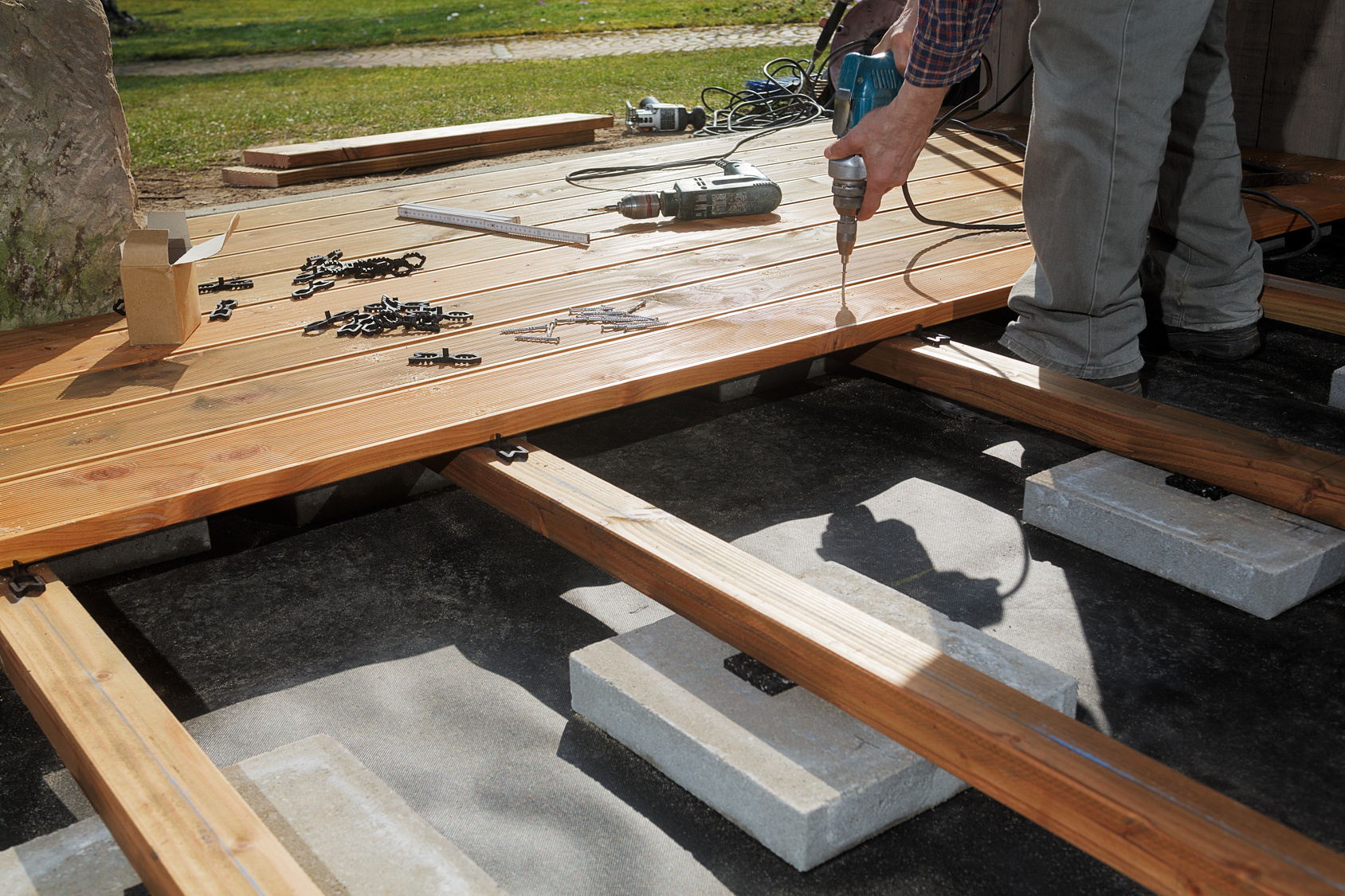 Construire Une Terrasse En Bois : Toutes Les Étapes concernant Fabriquer Une Terrasse