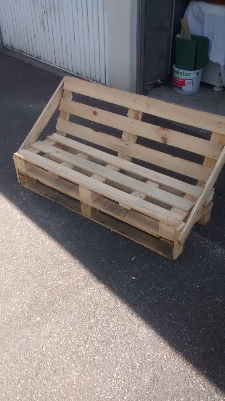 Cuisine Fabriquer Un Banc En Bois De Jardin Mzaol Faire Un ... serapportantà Fabriquer Un Banc Avec Des Palettes