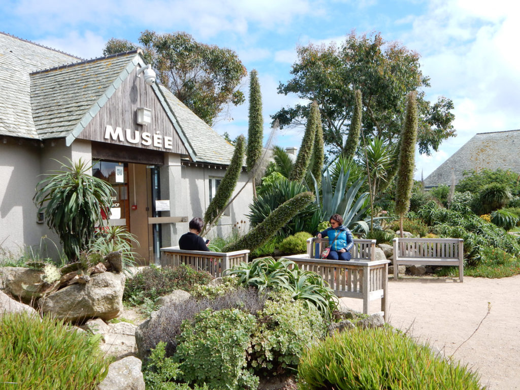 ᐅ Circuit Des Meilleures Adresses De Sites Et Musées ... destiné Artisan Cherbourg Abri De Jardin Toit Plat