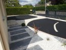 Enrobé Noir Avec Des Éléments De Décoration En Pavé ... dedans Goudron Pour Terrasse