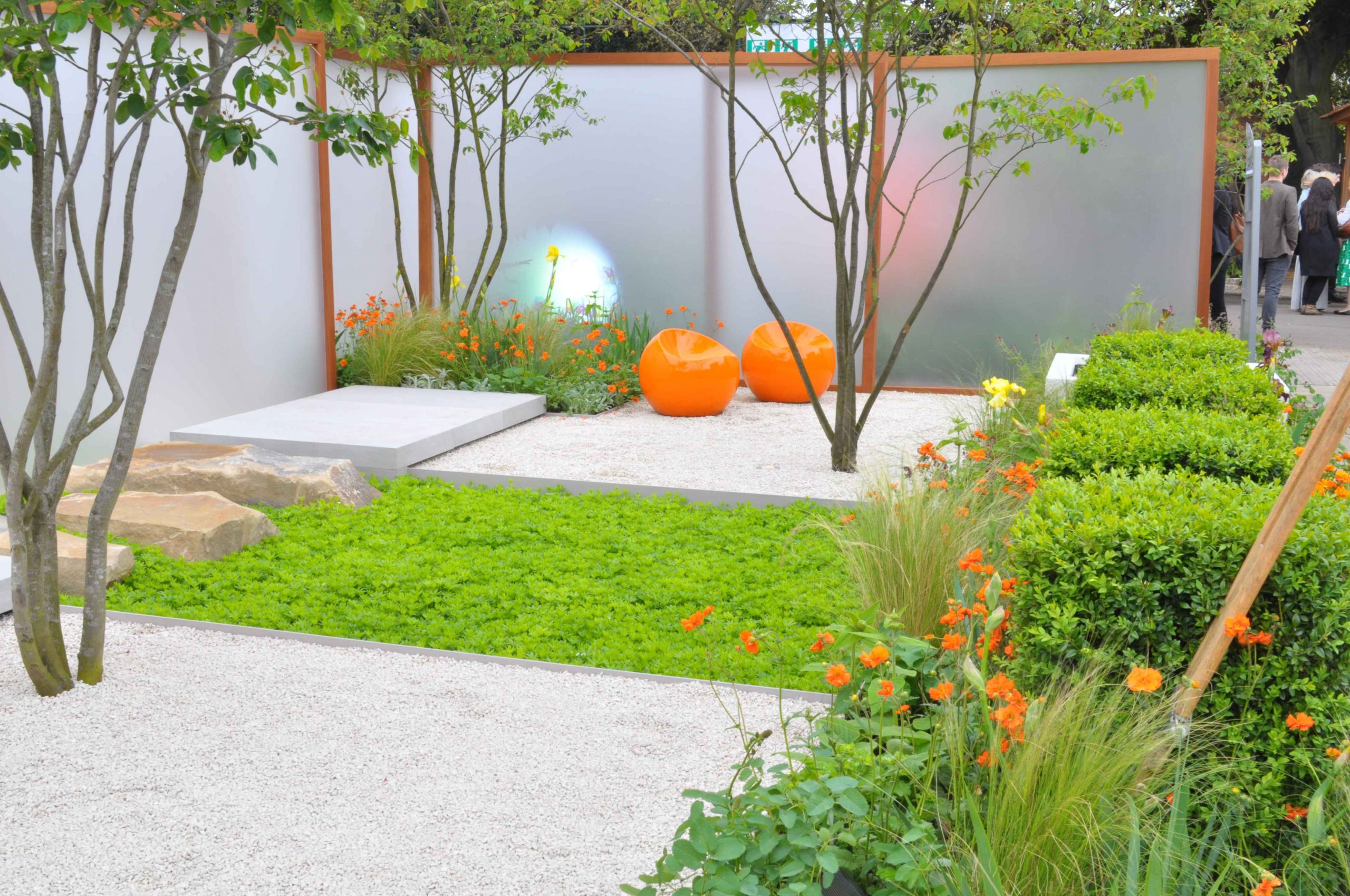 Jardin Zen : Un Petit Jardin De Ville Aménagé Avec Des ... serapportantà Modele Jardin Japonais