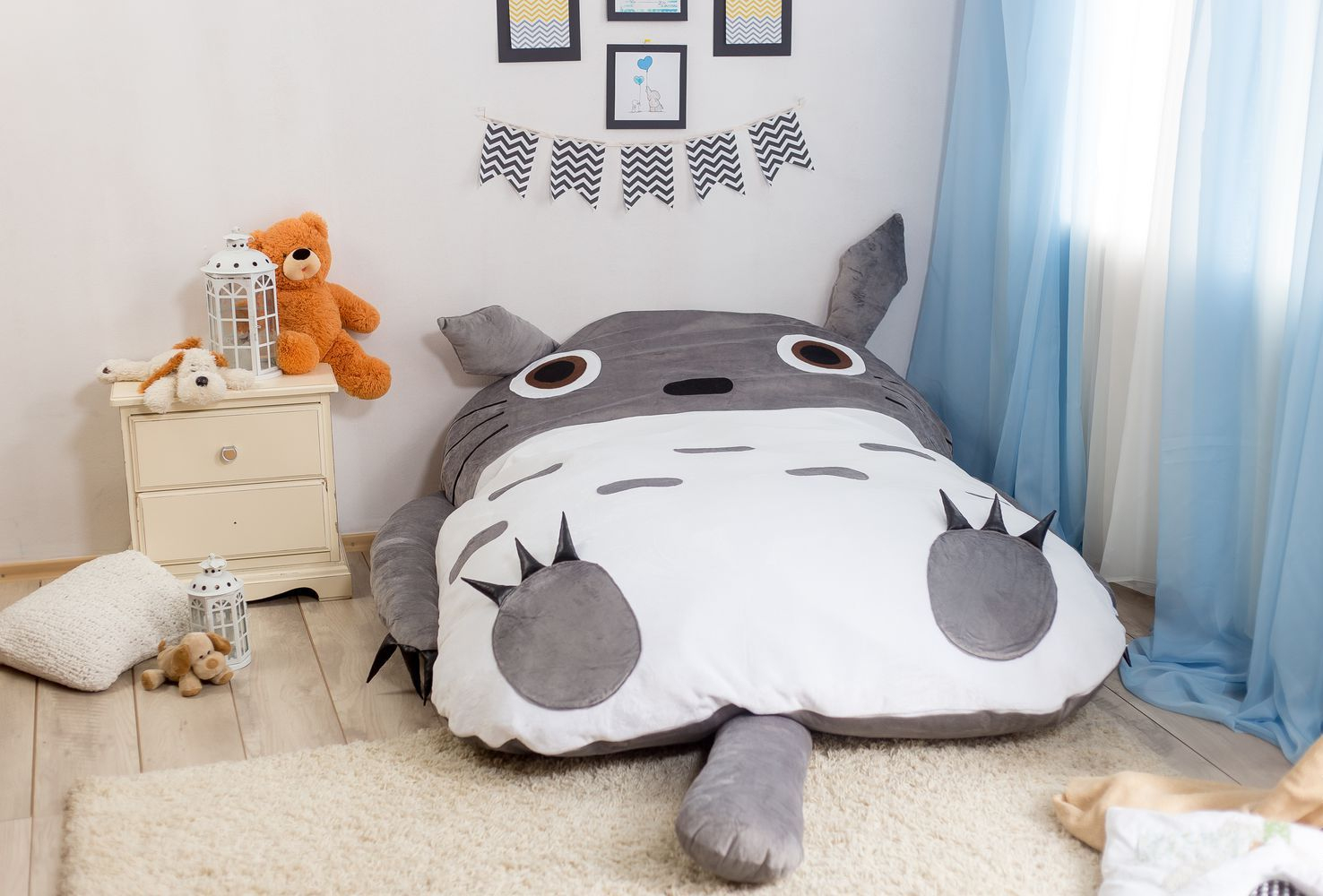 Lit Totoro (20 Photos): Caractéristiques Du Modèle-Oreiller ... à Coussin Totoro Geant
