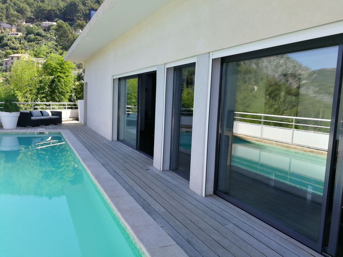 Ollioules Superb Contemporary Villa 206 M² With Swimming ... serapportantà Pool House Avec Rangement