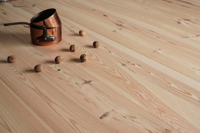 Parquet Pin Massif – Noueux - 23 Mm- A Clouer dedans Parquet Massif Pin Parquet Pin Massif – Noueux - 23 Mm- A Clouer dedans Parquet Massif Pin