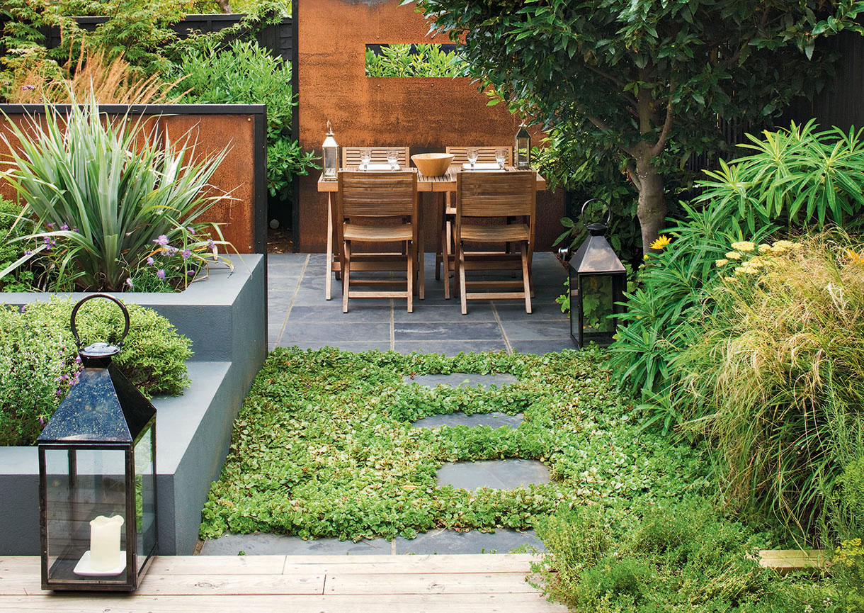 Petit Jardin ▷ Le Guide D'aménagement 2020 [10 Idées ... encequiconcerne Aménagement Petit Jardin Avec Terrasse