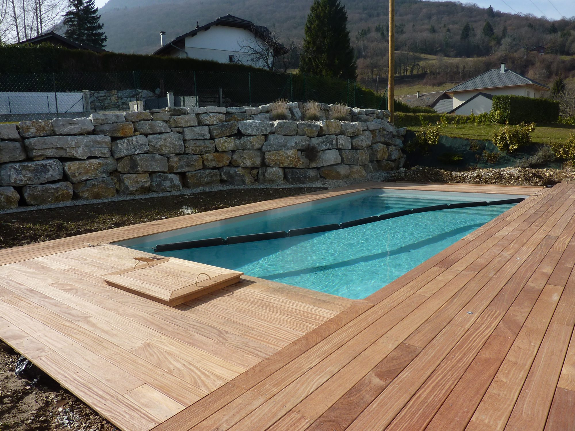 Quelle Essence De Bois Pour Mon Tour De Piscine ? pour Bois Exotique Piscine