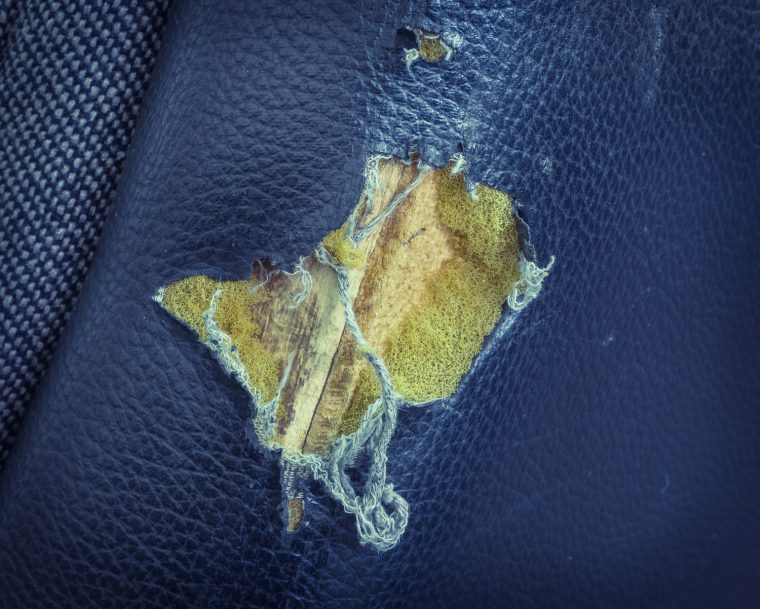 Réparer Un Simili Cuir Craquelé, Est-Ce Possible ? encequiconcerne Reparer Simili Cuir Craquelé