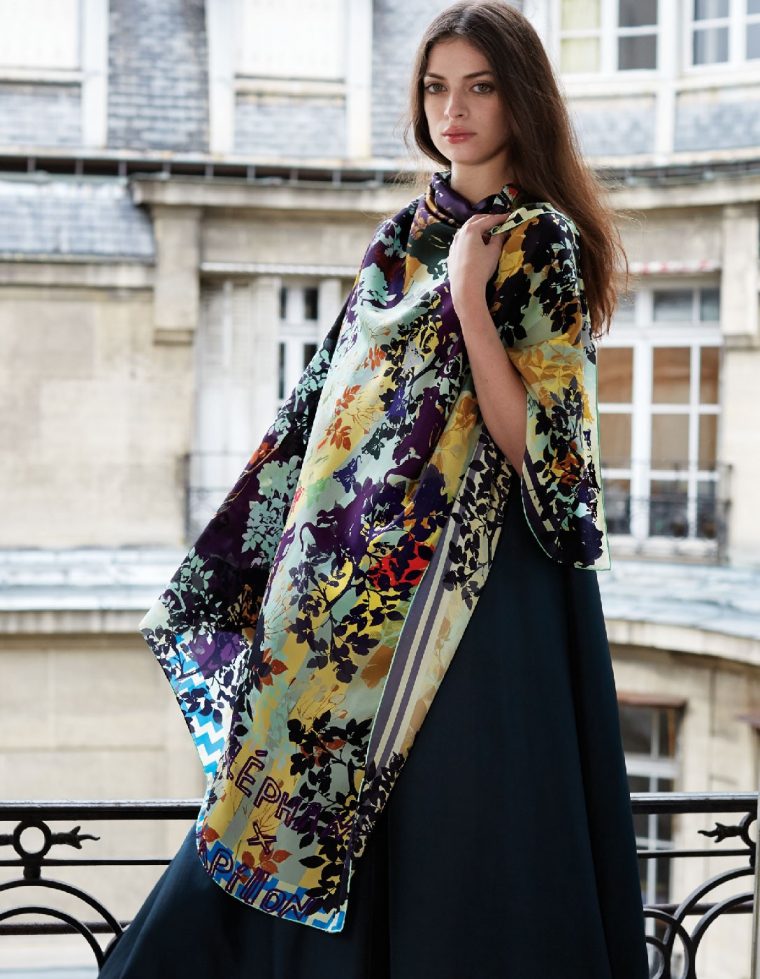 Royal Jardin De Reve Silk Scarf encequiconcerne Irene Jardin