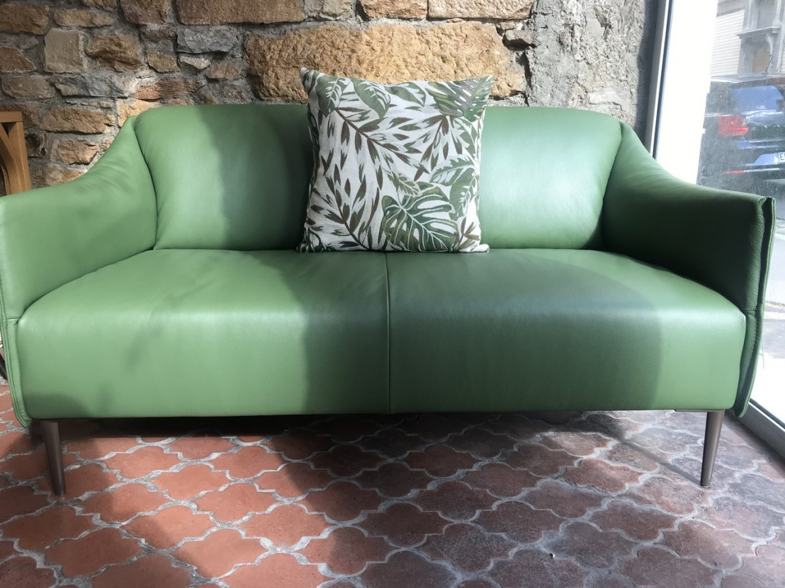 Sofa En Cuir En Forme De L Vert - Canapé 2 Places Compact En ... concernant Canap D&amp;#039;angle Chesterfield Brenton