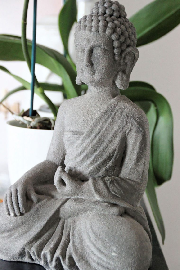 Une Jolie Collection De Statuettes Bouddhas Pour Une ... intérieur Bouddha Extérieur Castorama Une Jolie Collection De Statuettes Bouddhas Pour Une ... intérieur Bouddha Extérieur Castorama