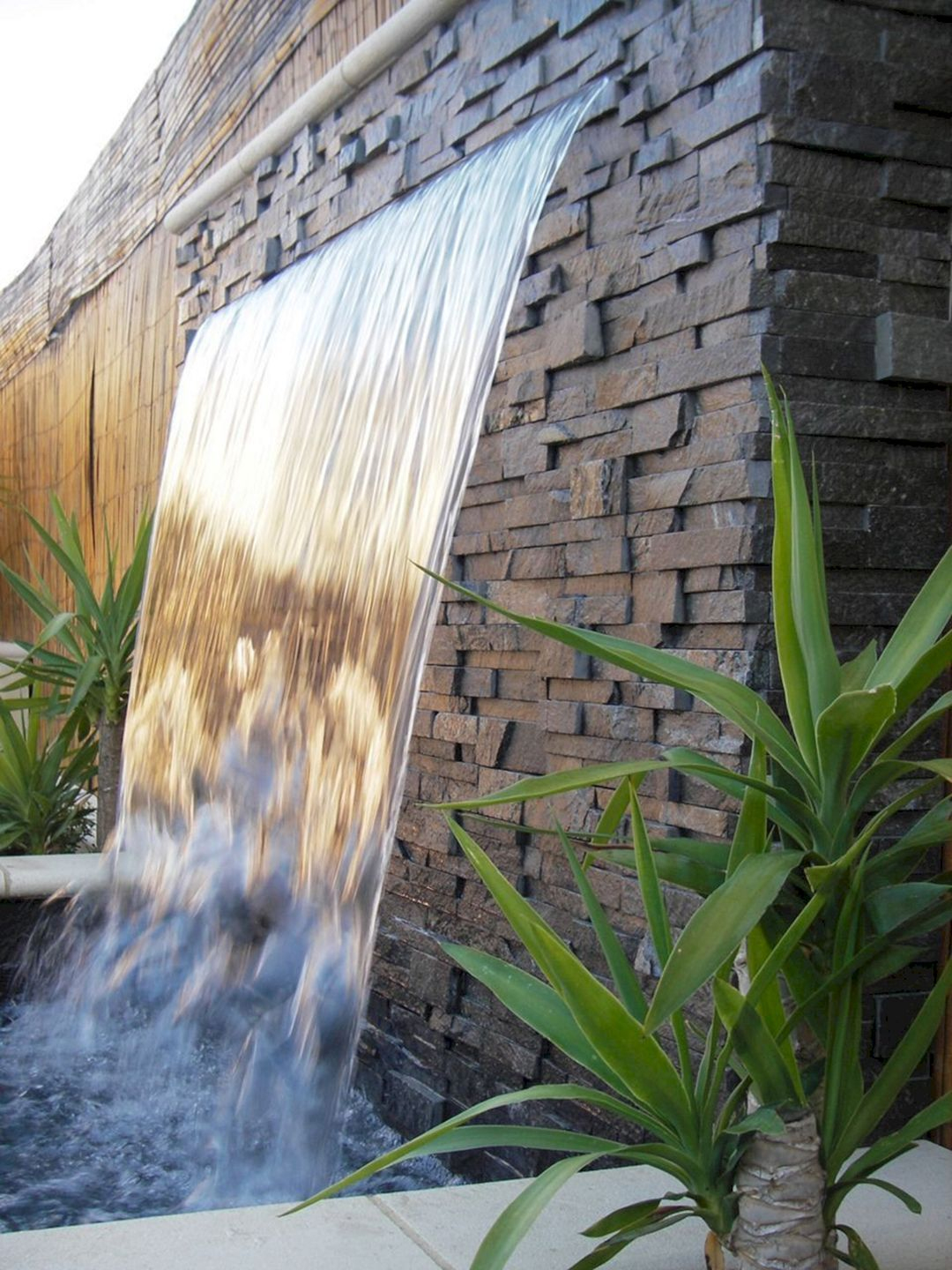 12 Wonderful Fountain Design For Your Home Garden Ideas ... serapportantà Fontaine De Jardin Moderne