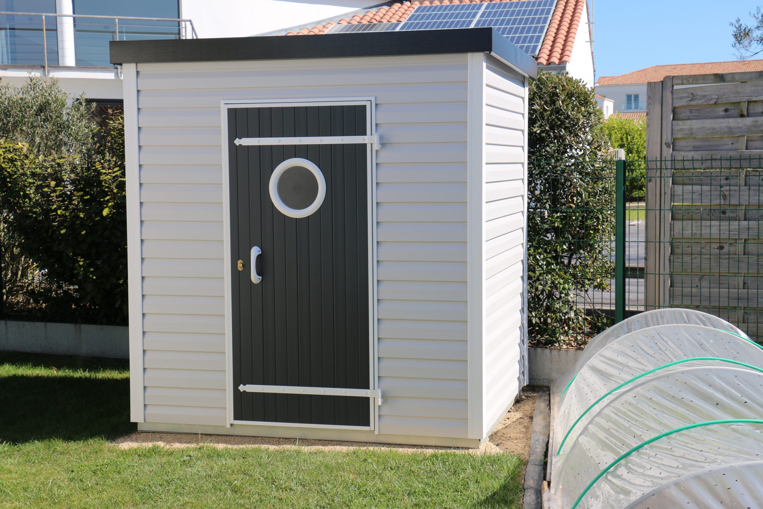 Abri De Jardin Design Toit Plat 6,20 M² - Abri Pvc &lt; 10 M² Nea Concept tout Cabane De Jardin En Pvc