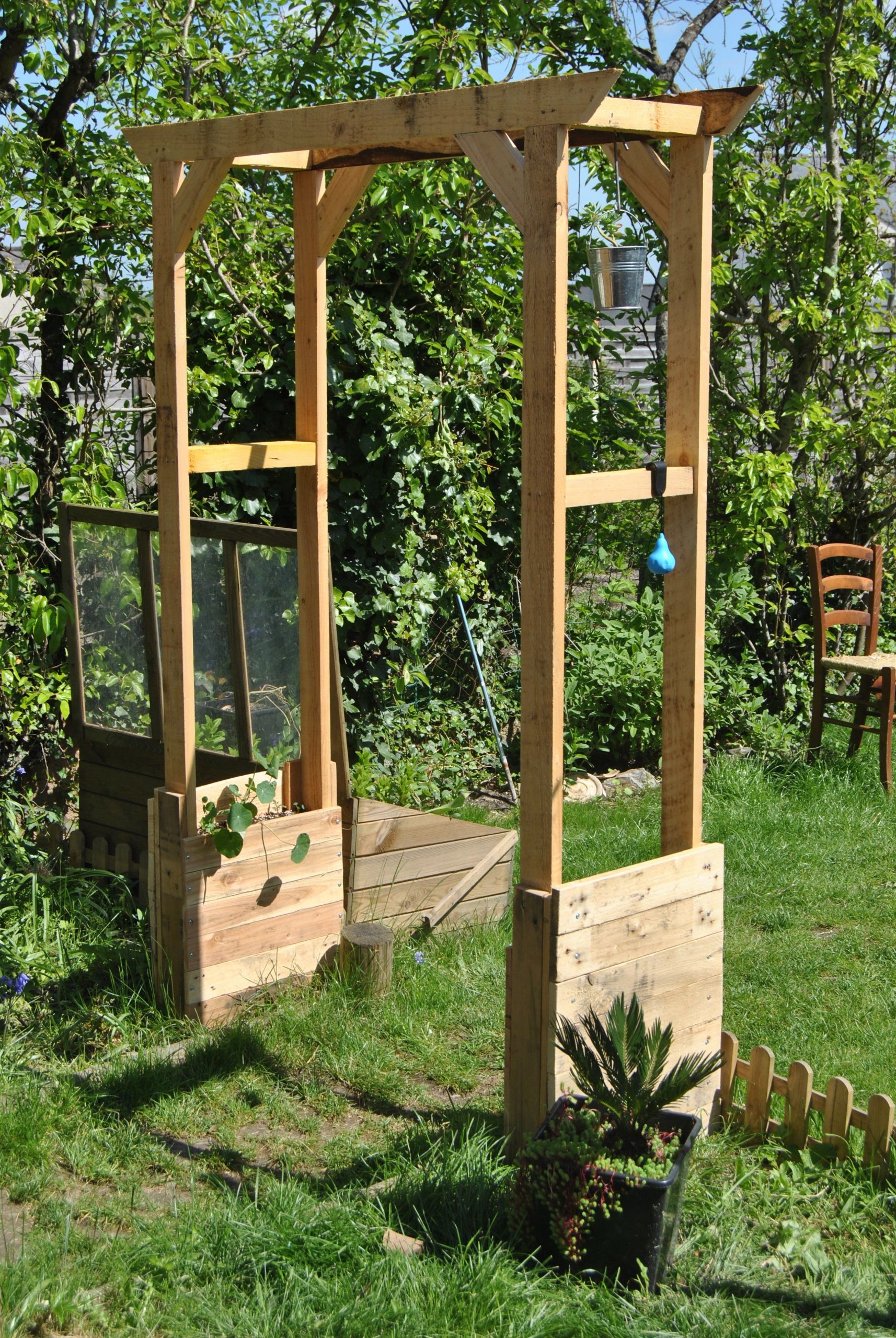 All About Diy. The Magazine For Home &amp; Garden. | Bosch Diy ... dedans Arche Jardin Bois