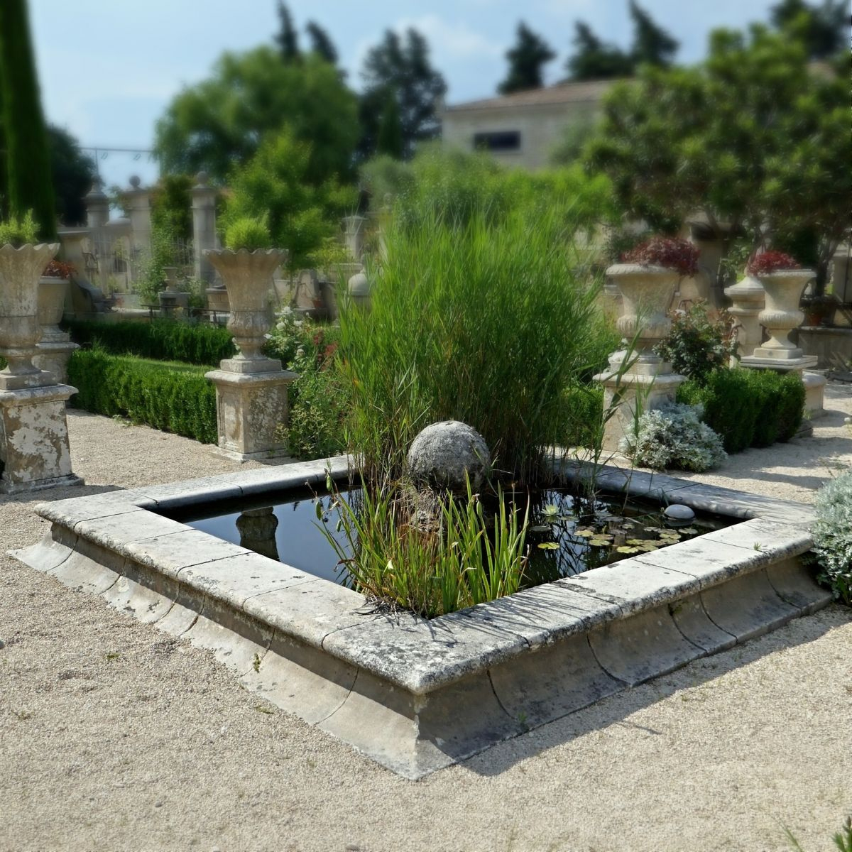 Bassin De Jardin En Pierre Taillée - Ateliers Bidal Tailleur ... avec Bassin De Jardin En Pierre