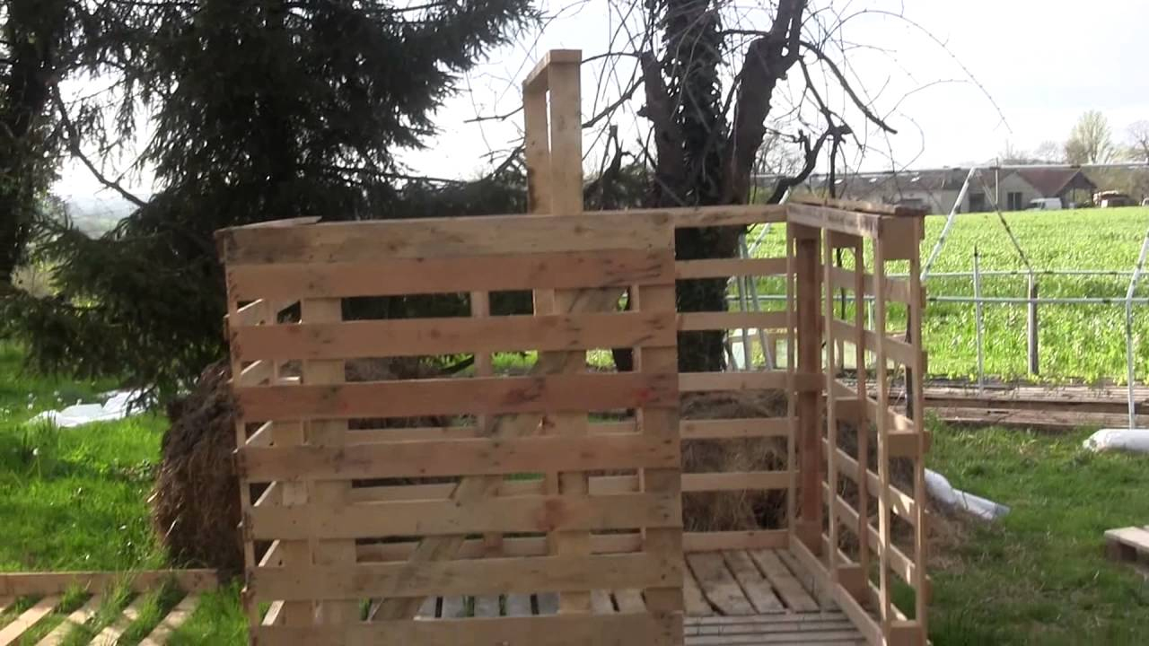 Construction D'un Chalet Avec Récupération De Palette En Bois avec Construire Une Cabane De Jardin Avec Des Palettes