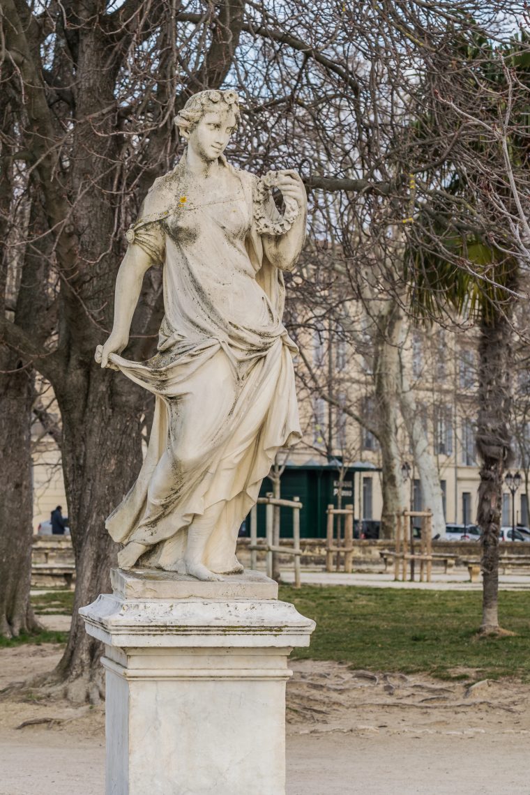 File:statue In Jardins De La Fontaine In Nimes 13.jpg ... dedans Statue Fontaine De Jardin