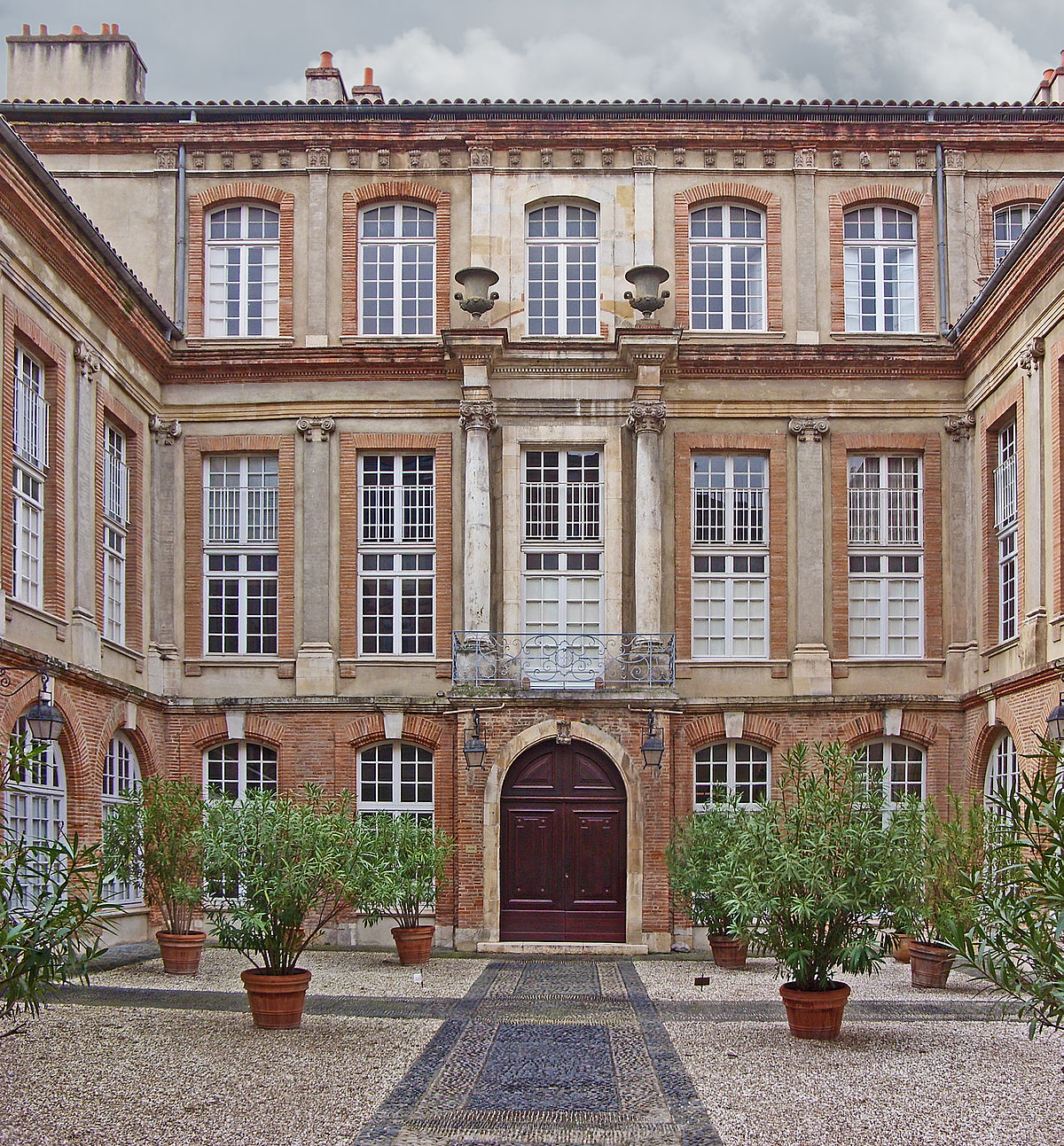 Hôtel De Nupces — Wikipédia destiné Hotel Des Jardins Toulouse