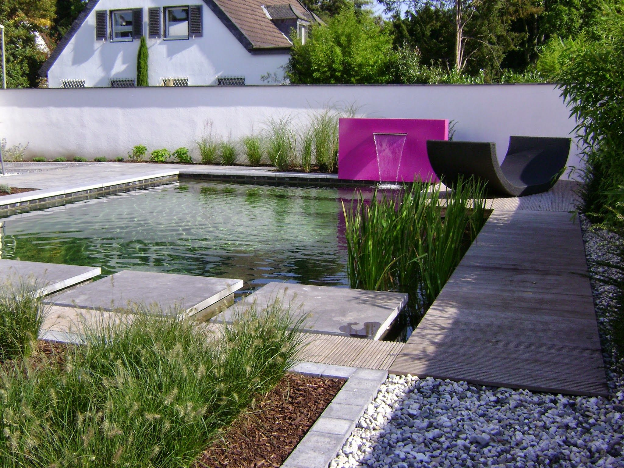 Idées De Jeux D'eau Dans Un Jardin Avec Une Paroi D'eau En ... serapportantà Jeux D Eau Jardin