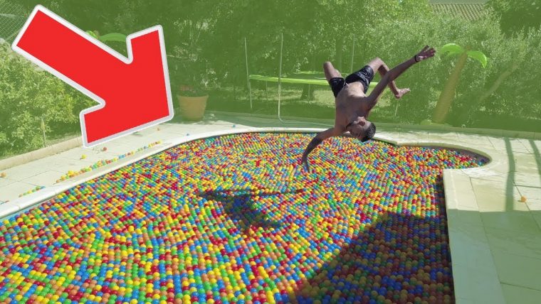 J'ai Rempli Ma Piscine De + De 12 000 Balles En Plastiques ! avec Piscine A Balle Geante