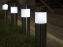 La Lampe Solaire Illumine Votre Jardin | Leroy Merlin destiné Bornes Solaires Jardin