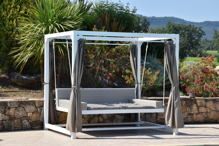 Lit Balancelle De Jardin Suspendu Deep Blanc, L.236 X L.180 X H.210 Cm avec Lit Balancelle Jardin Lit Balancelle De Jardin Suspendu Deep Blanc, L.236 X L.180 X H.210 Cm avec Lit Balancelle Jardin