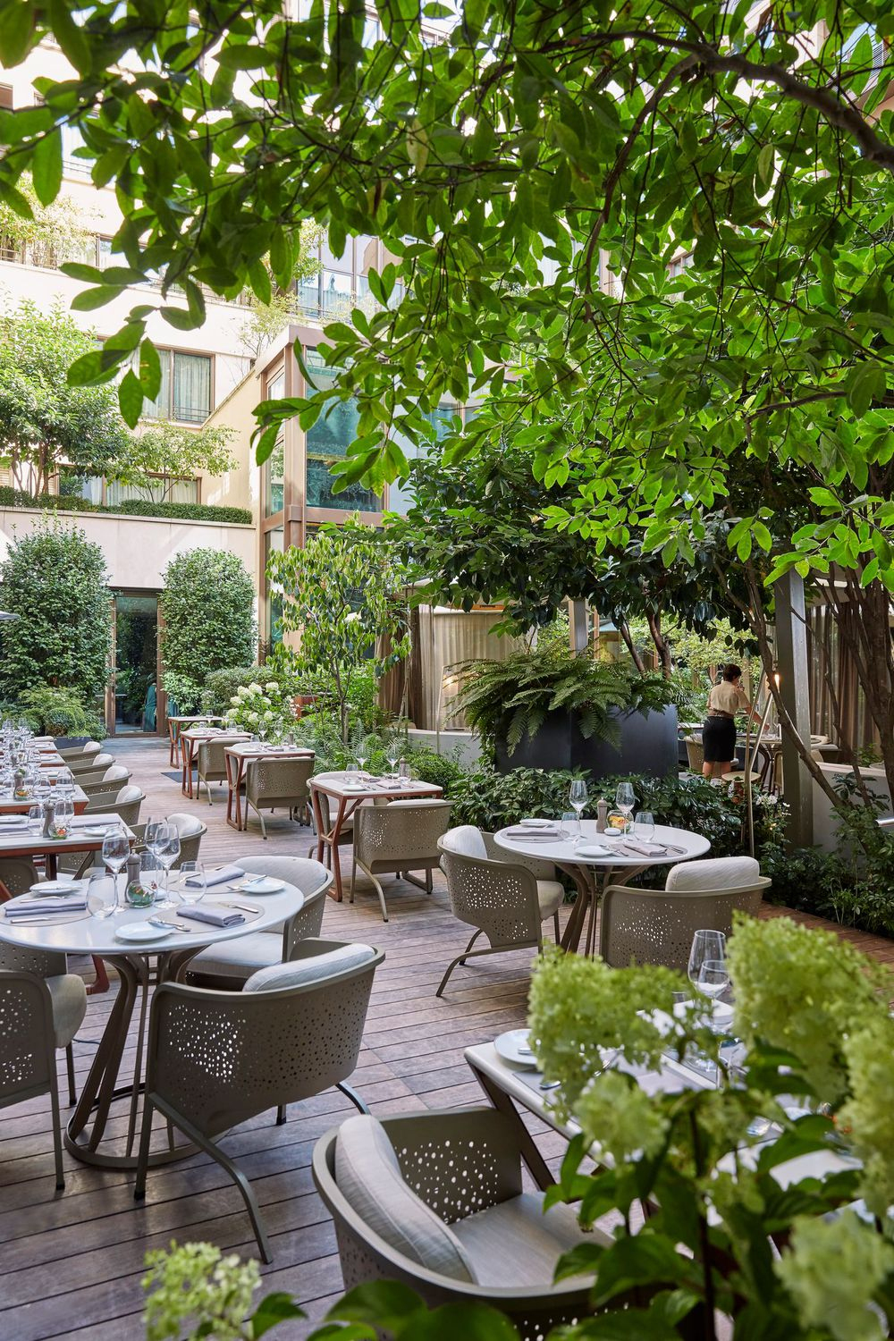 Notre Top 15 Des Terrasses Et Jardins D'hôtel De Luxe À ... destiné Terrasses Et Jardins Paris